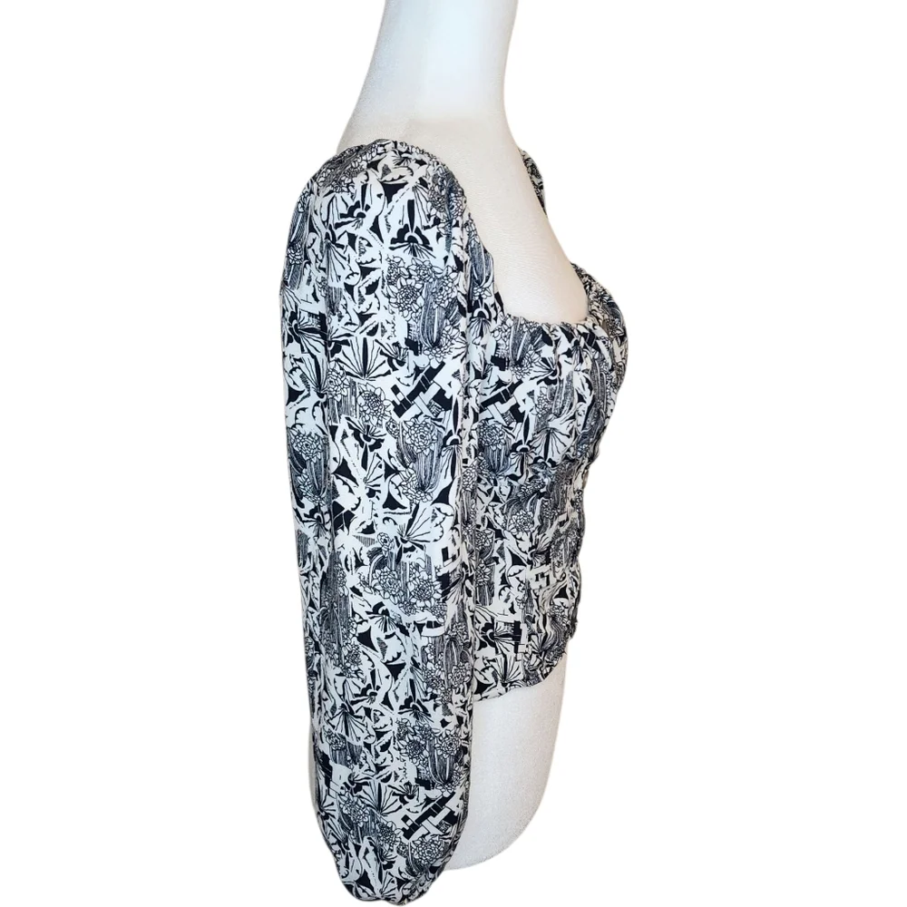 ASTR Smocked Corset Floral Top Square Neck Puff Sleeve Black White Size Medium